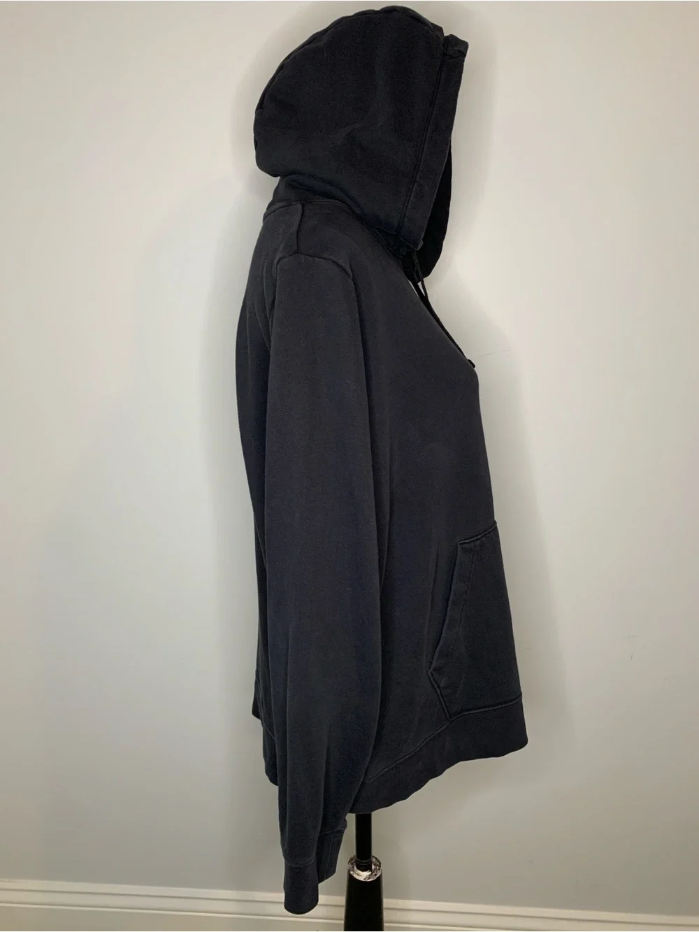 Nike Long Sleeve Drawstring Black Hoodie with Kangaroo Pocket